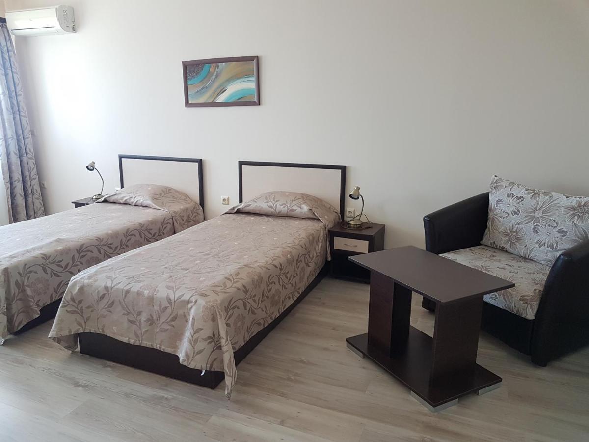 Family Hotel Venera Kavarna Esterno foto