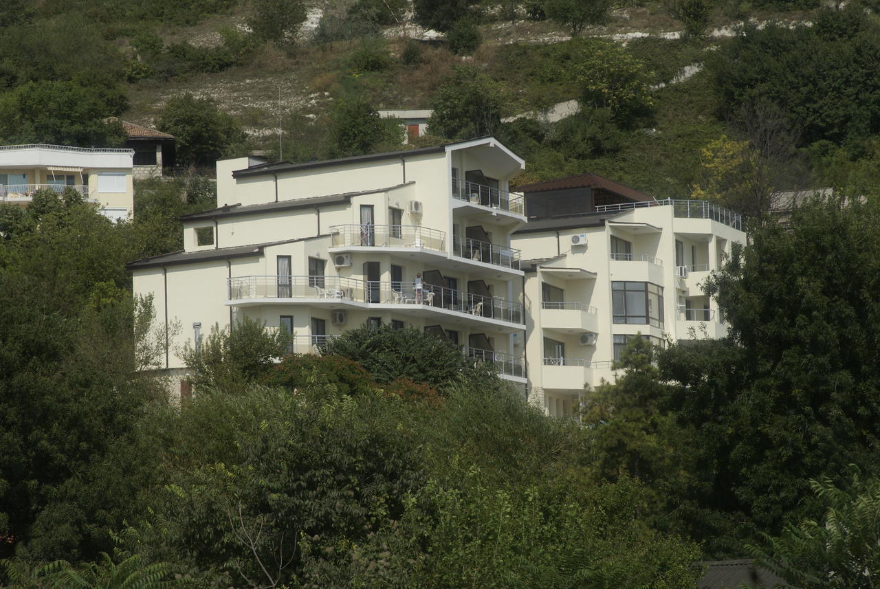Family Hotel Venera Kavarna Esterno foto